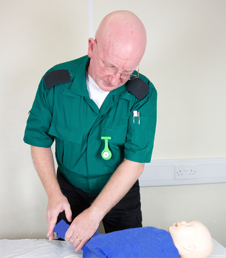 Kiểm tra ý thức trẻ sơ sinh